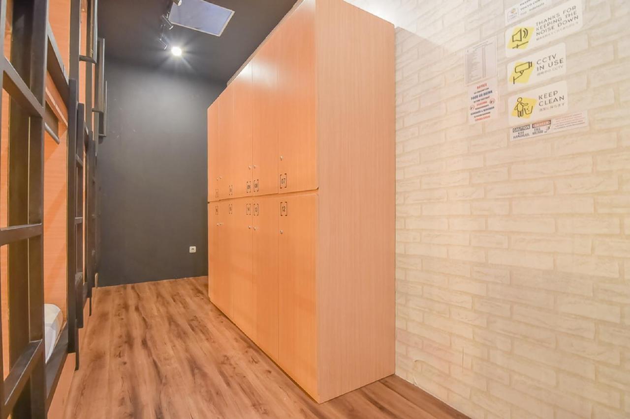 Tokyo Cubo Hostel Bandung Exterior photo